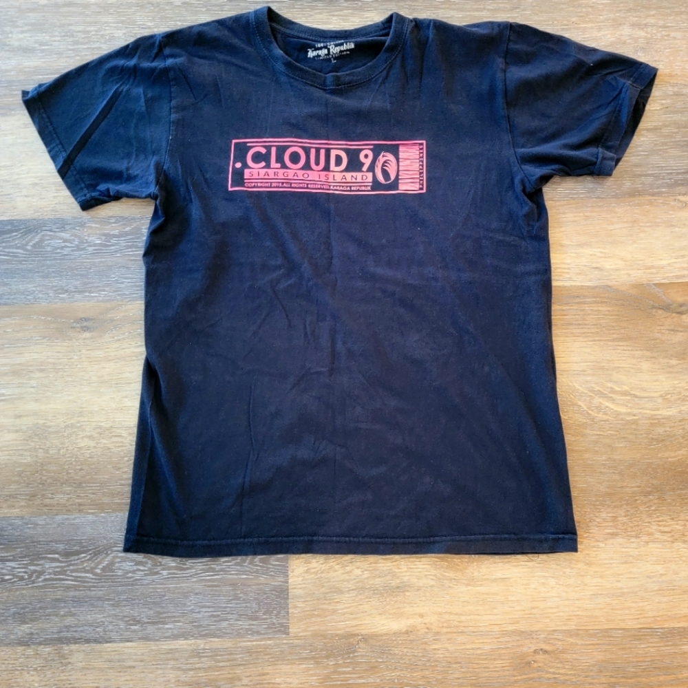 Philippines surf spot cloud 9 shirt